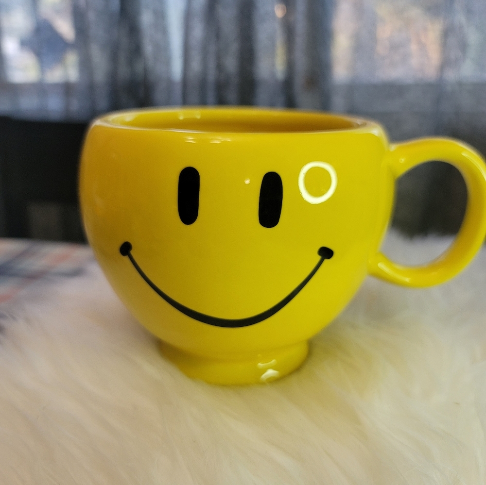 Happy Face Mug